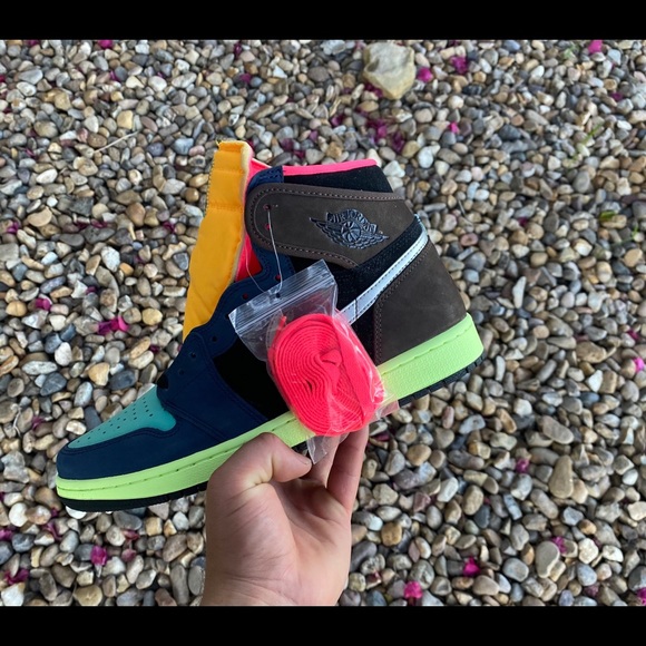 ✅Sold✅Air Jordan 1 Retro High Tokyo Bio Hacks - Picture 3 of 3